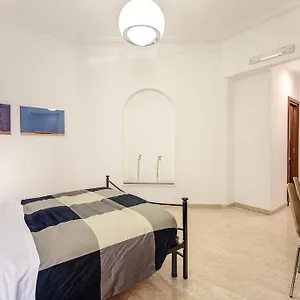 Couette-café Locanderia, Rome